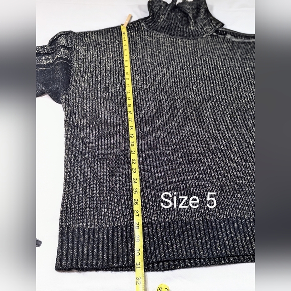 🆕 Torrid Lurex Cold Shoulder Turtle Neck Sweater (Torrid 00 & 5) - Picture 11 of 16